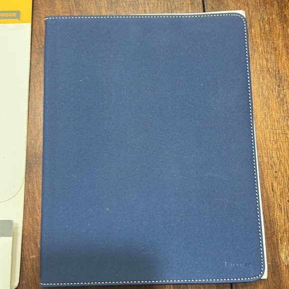 Targus Blue Padded 2nd & 3rd Generation Cover - Picture 11 of 12